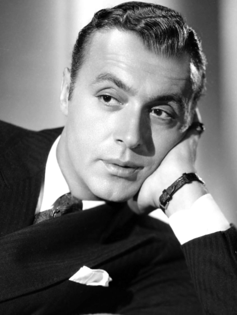 BaLaBey34's tweet photo. Se cumplieron 127 años del nacimiento del actor francés que murió de amor. Casado durante 44 años, se suicidó dos días después de perder a su esposa. No podían vivir el uno sin el otro. https://t.co/eZlzvgX9bx