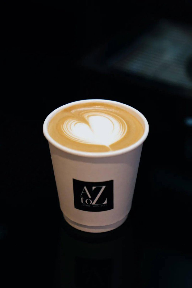 LinNgwe's tweet photo. Hey, long time no see! Just grabbed your favorite iced latte on my way—want to meet at the corner café in 10 mins， https://t.co/KbXVjTxhB3