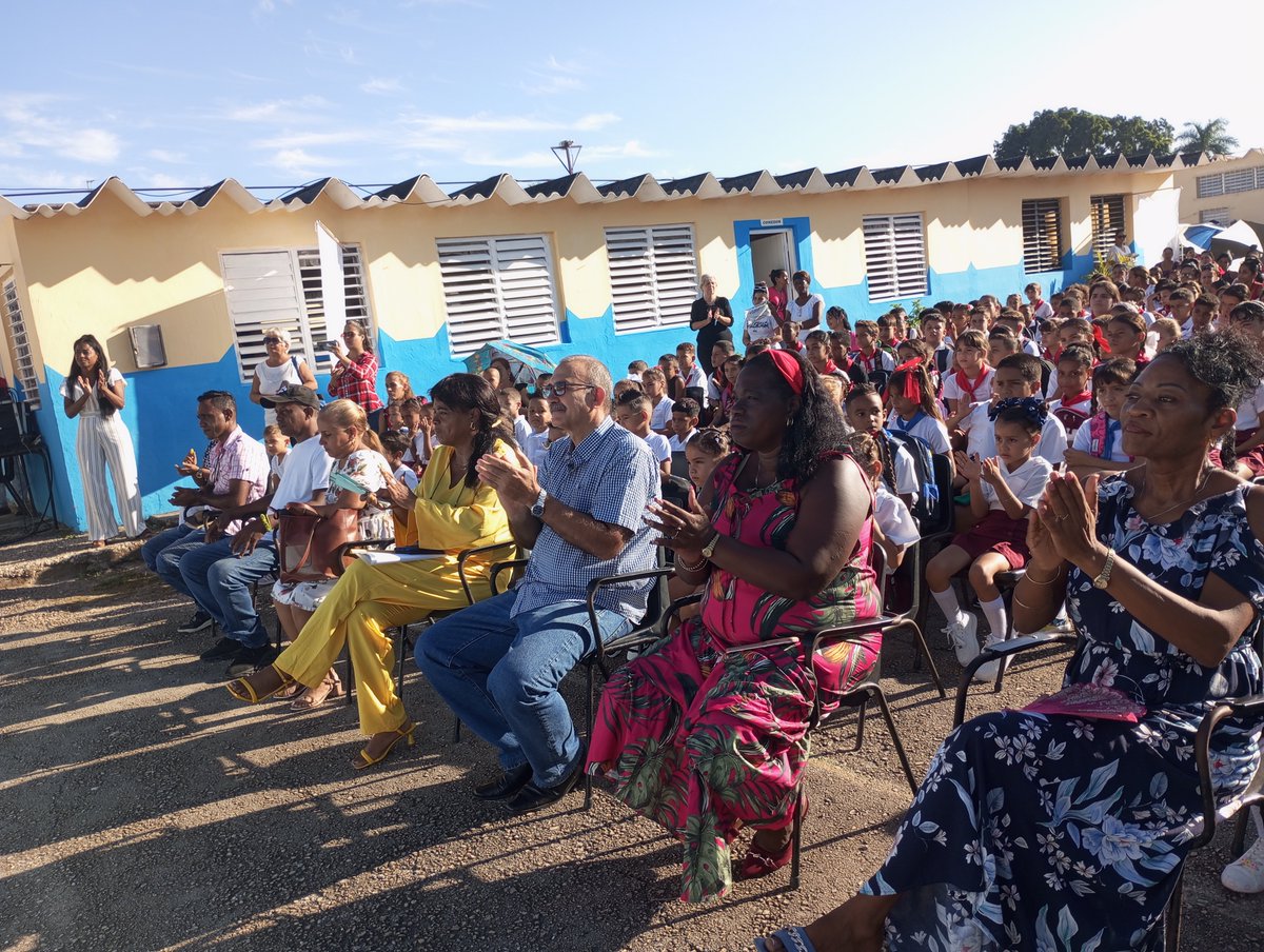 DrReinol's tweet photo. En la Escuela Carlos Baliño en el Reparto Las Guasimas en Managua, Arroyo Naranjo, asistimos junto a  una maravillosa apertura del curso escolar, este centro tiene una matrícula de 576 niños que pertenecen a las 29748 de la dirección general de educación en el territorio .
#Cuba https://t.co/0P9O0LEuwp