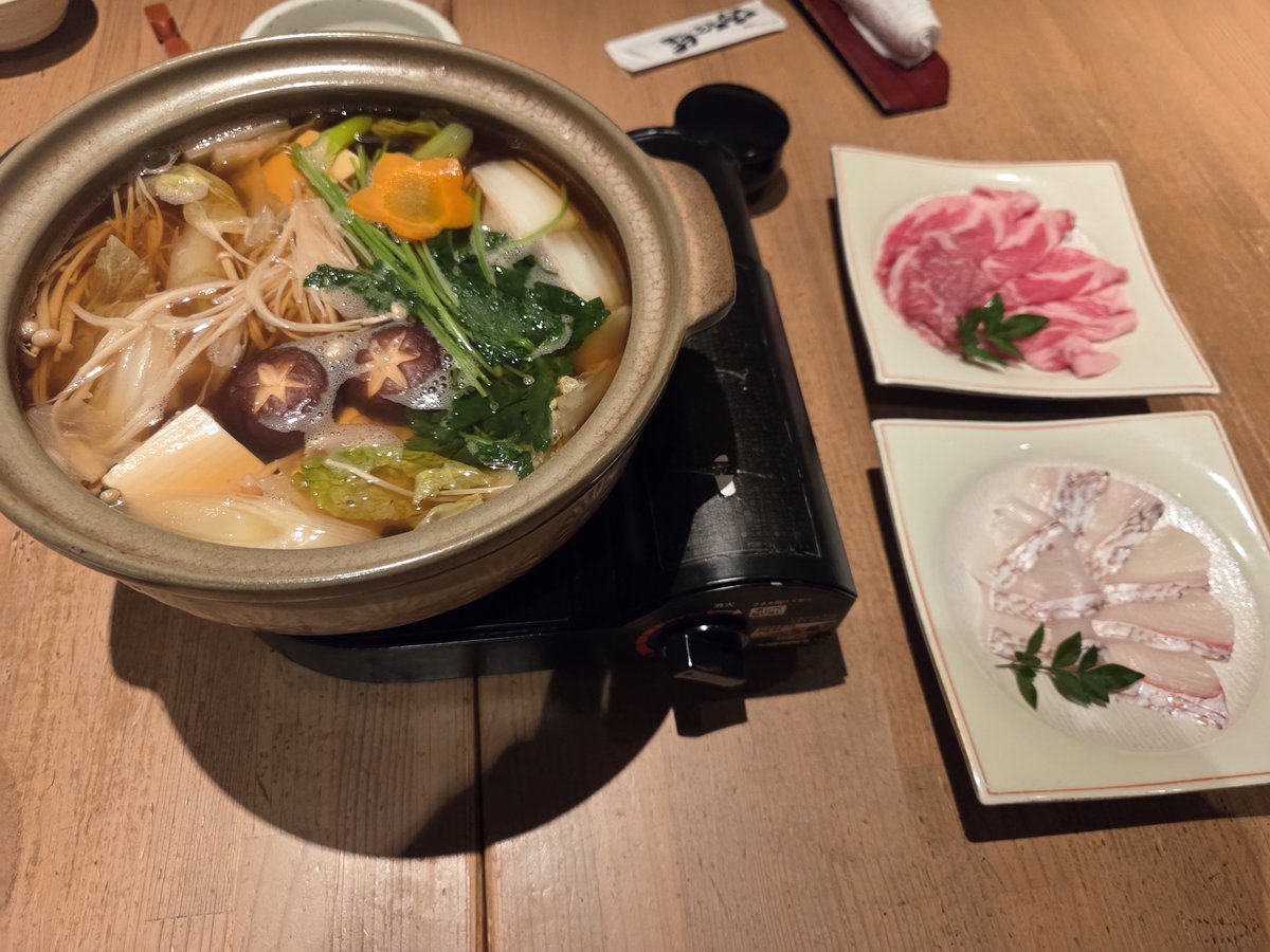 Ruby_koki0921's tweet photo. @Arima_x_x_ はい！美味しいご飯とスイーツ！ https://t.co/Z0AXKE5whS