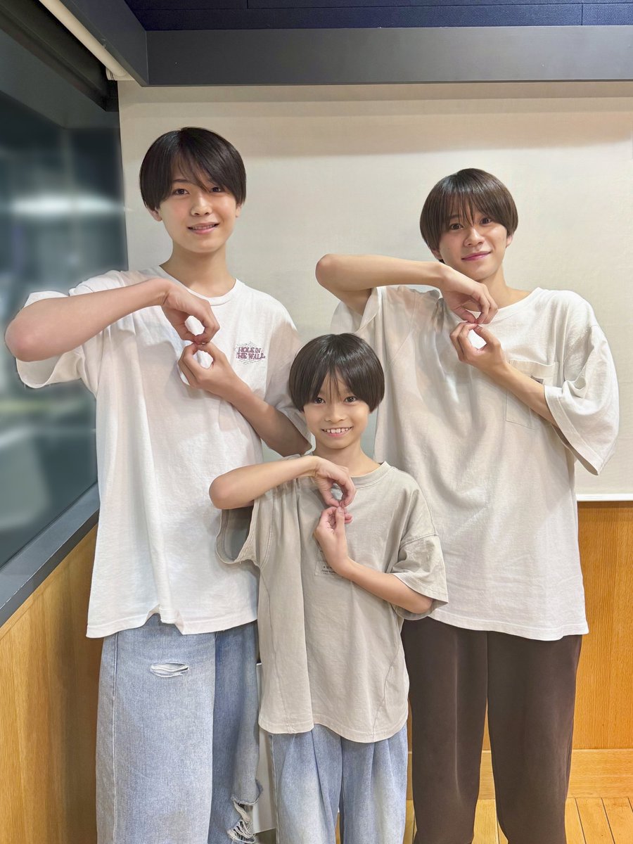 jr_official_X's tweet photo. 【 Radio📻 】

今週の『 #カンバリ！』は🎙️🌟

前半は #嶋﨑斗亜 がひとりで💭
後半は #渡邉大我 と #元重瑛翔 が加わった3人でお届けしました➰🐝❣️

お聴きいただいた皆さま、ありがとうございました💐

#関西ジュニア https://t.co/TL16H2GK4a
