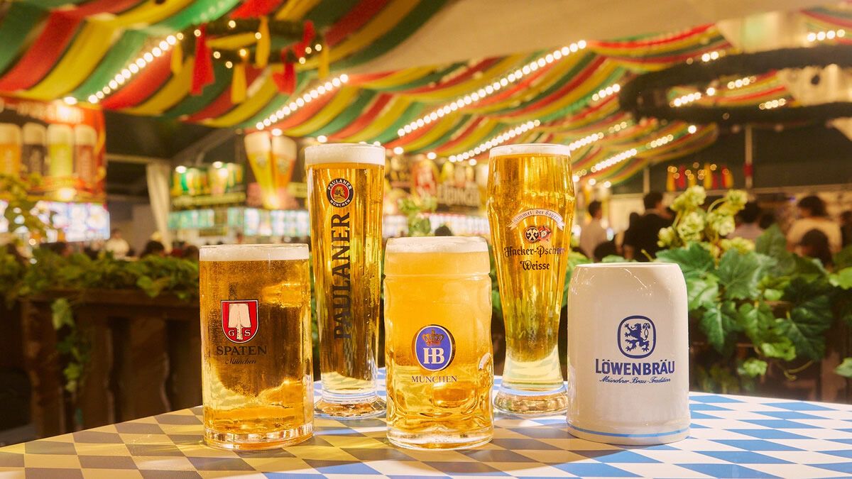 event_checker's tweet photo. 🍺今年は"楽しみ方"が進化！

横浜赤レンガ倉庫で 
「横浜オクトーバーフェスト」開催

✅ 本場ドイツの5大醸造所が集結
✅ "飲み比べセット"が初登場
✅ 4つのエリアから過ごし方を選べる

ビール好きはもちろん
ノンアルやグルメも充実で
家族でも楽しめます

📅 9/18(金)-10/4(日)

→ https://t.co/jHPrcwAv0n