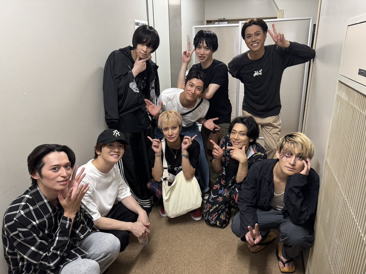 tera_revival's tweet photo. 剣劇「三國志演技～蜀漢」
本日もありがとうございました

ゲスト侑くんがきてくれてとてもお祭り感ある1日で、翔太や足立くんとも久々に会えました

マチソワ間のまっきーお弁当の差し入れおかげでエネルギッシュに挑めました◎
ご馳走様です🍱
#剣劇三國志 https://t.co/Bl2vlgplCj