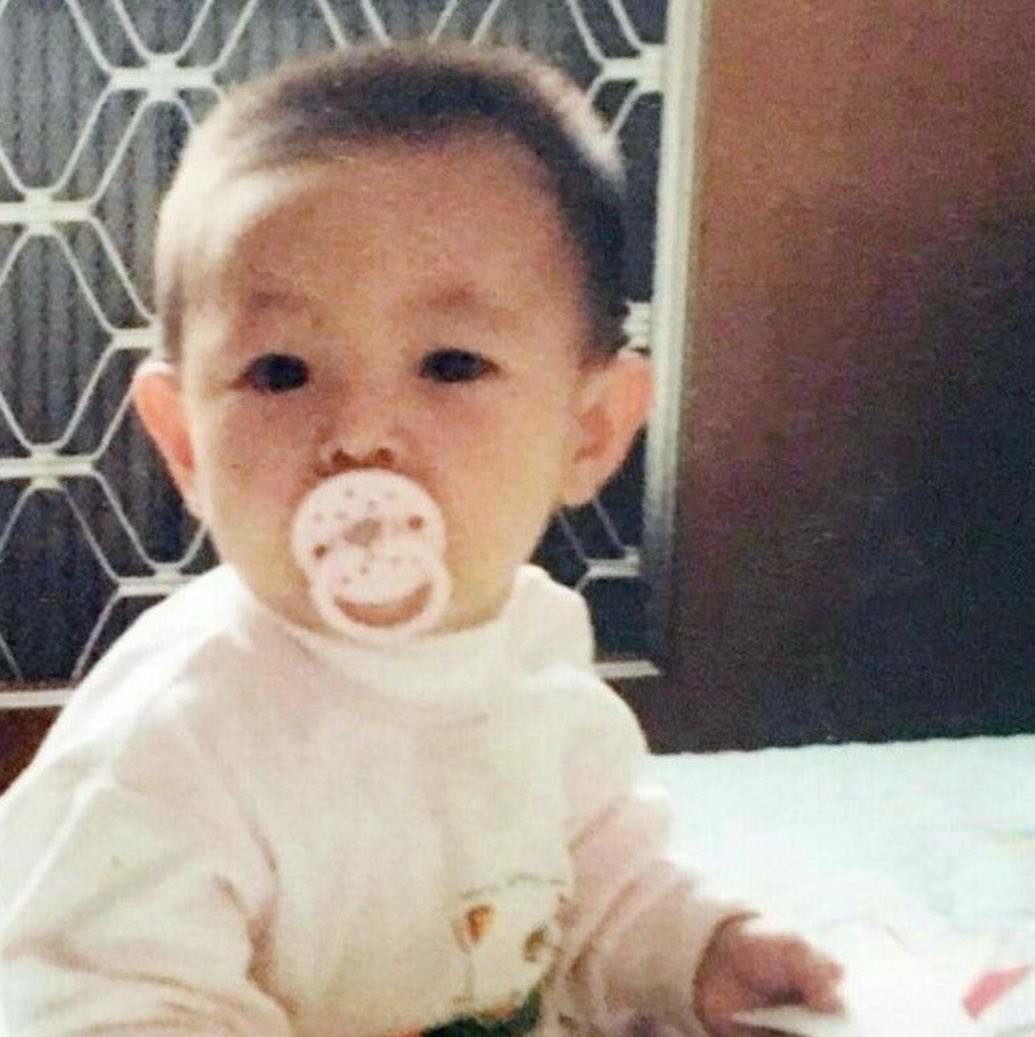 jk2001cm's tweet photo. อินจุน : จั๊นผมเยอะนะจ๊ะ แต่มะมีคิ้วจ่ะ 🤨 มะโอเคเยยย https://t.co/2kwdR22ydy
