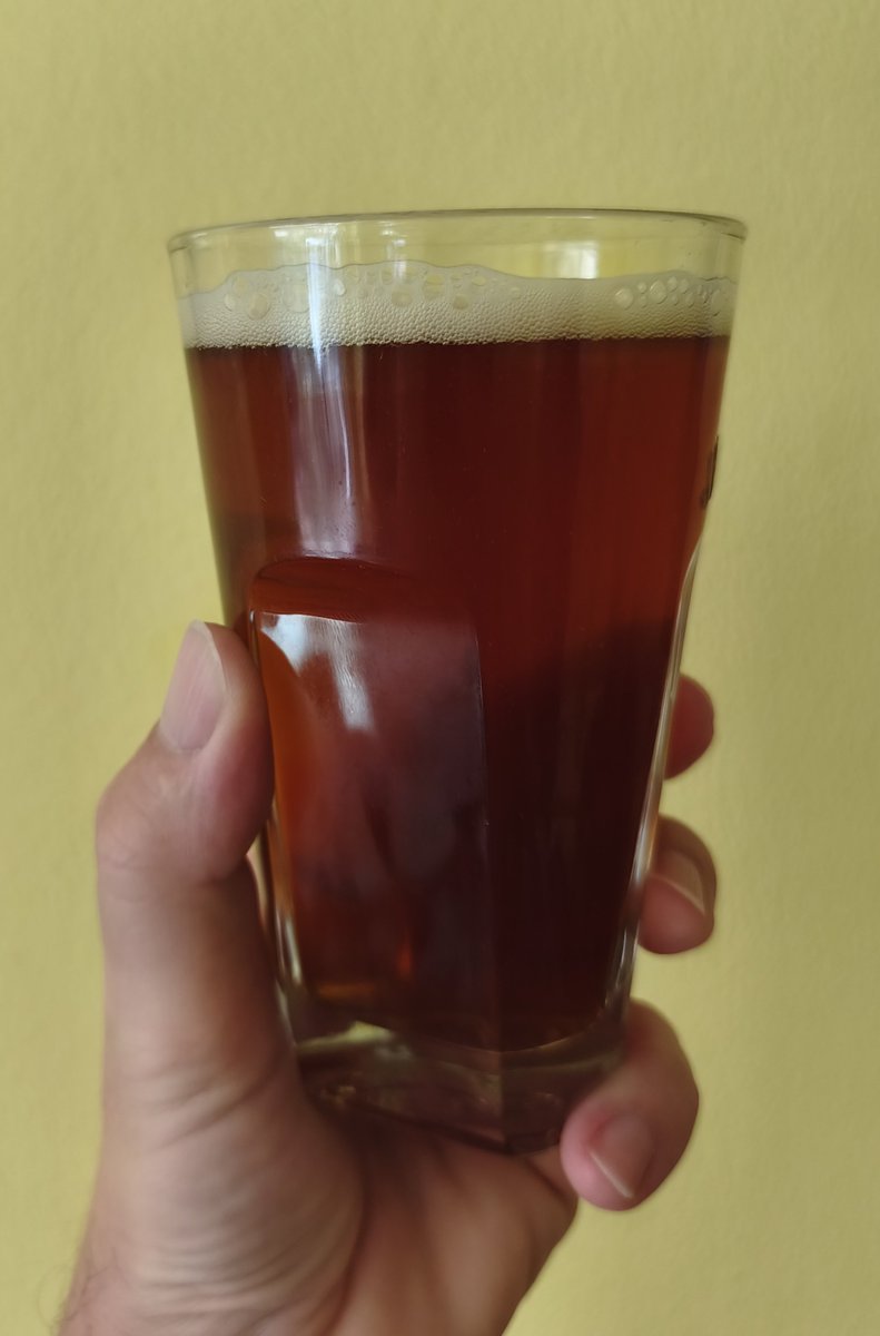 Arnoldtrainer's tweet photo. Quick beer and then running to the train 🚆 Cheers 🍻 
BAHART Kapitány 🍺
Rye APA 5,1% Hedon Brewing Co
#Balaton #Balatoni #BAHART https://t.co/ISAf5eVHhl