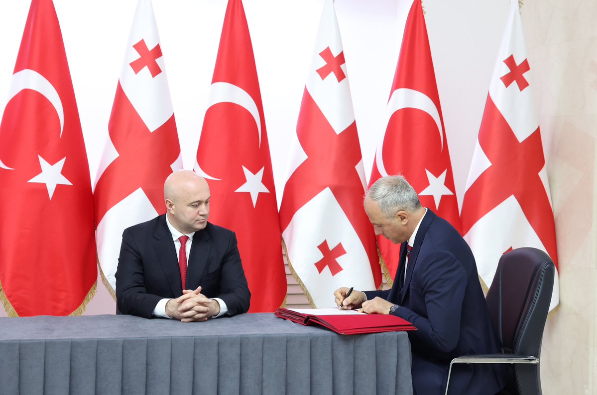 MIAofGeorgia's tweet photo. Memorandum of Understanding signed between the Police Academies of the Ministries of Internal Affairs of 🇬🇪 and 🇹🇷 as part of the official visit of the Minister of Internal Affairs of the Republic of 🇹🇷 to 🇬🇪

https://t.co/jj7gCcwUP5 https://t.co/97DqKvy0Qr