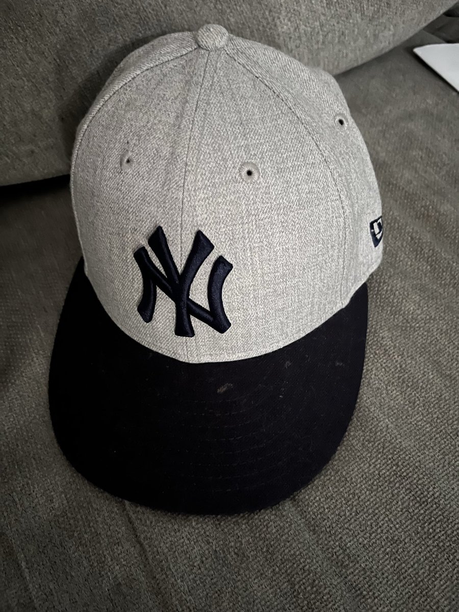 Muzixndmd's tweet photo. #YankeesCapOfTheDay
Officially part of the collection referred to as THE CHANGE UP.
A different @Yankees cap every NYY game.@NewEraCap #59Fifty @YESNetwork #YankeesTwitter #RepBX #UnitedByCaps #LidsLoyal #NYYCapOfTheDay #ToyotaPinstripePride https://t.co/ISADCUB9io