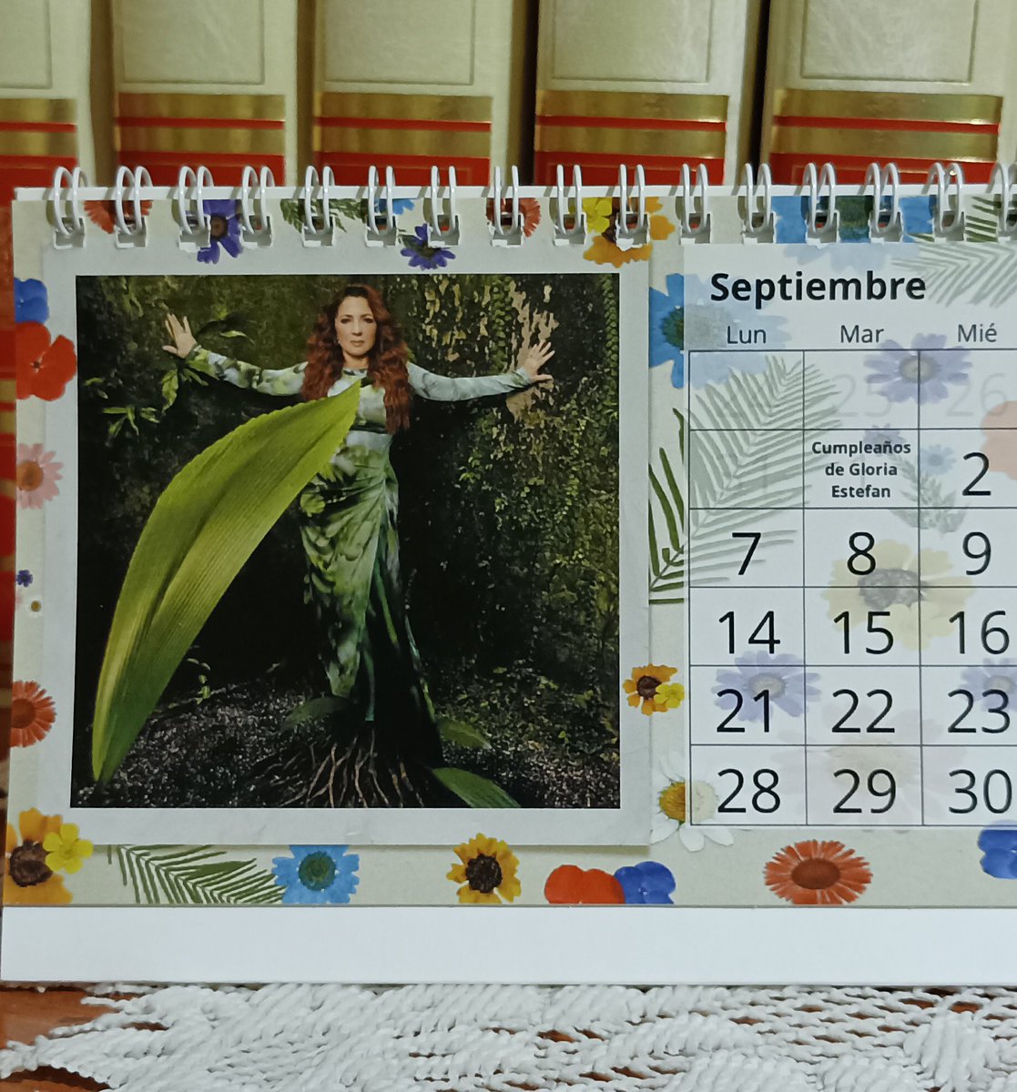 Abad81's tweet photo. Hoy es un día marcado en mi calendario... Es el cumpleaños de @GloriaEstefan !! Felicidades, querida Glo!! 🎉😘🎂🎁👍🏻🫂❤️🇨🇺🇪🇸 https://t.co/KnM8PBpABa