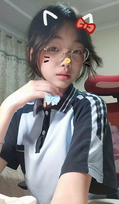 TimothyGramgsy's tweet photo. 马上就要返校了～ 有人锐评下，这样的脸蛋和身材适配吗 #女一 #反差 https://t.co/VoQuOmoHoJ