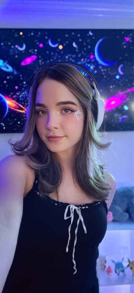 Rene181514's tweet photo. Buenos días para mi persona favorita espero que pases una bonita mañana muchas gracias por el directo anoche la pasé muy bien qué bueno que volviste tan bella como siempre se le quiere mucho @staryuukiii Hola 😍 https://t.co/LNAzItOqqy