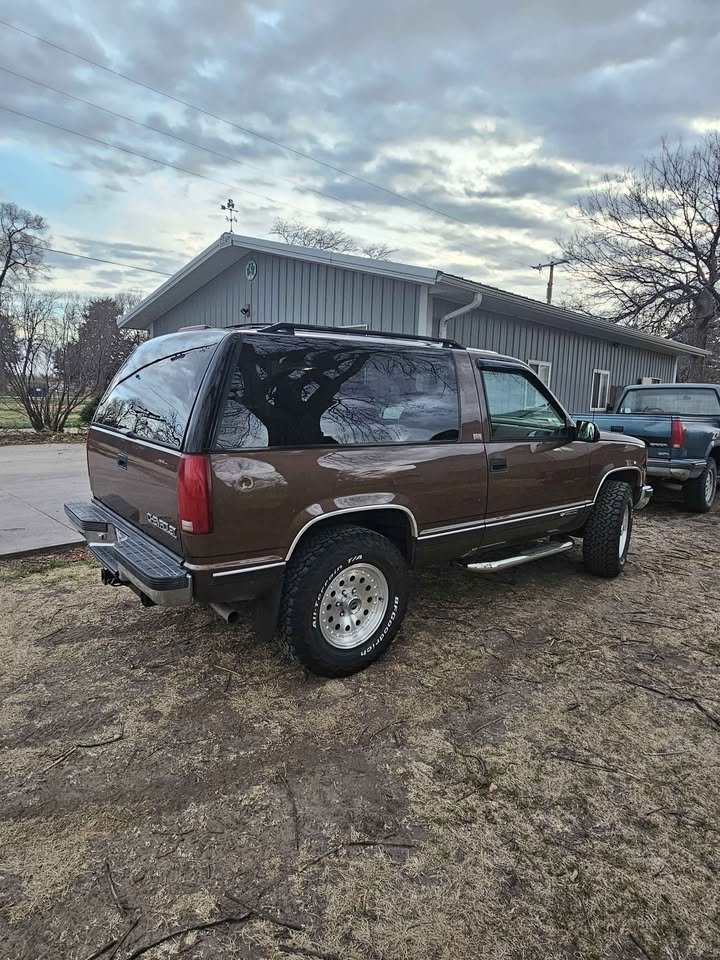 DennisBrooks44's tweet photo. 1994 Chevy Blazer   350 engine Factory 5 speed. https://t.co/6xORxpNhNg