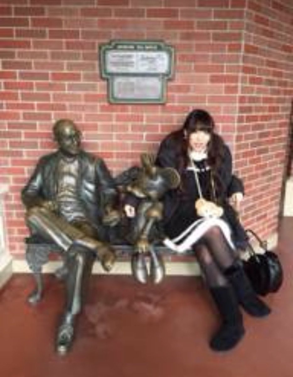 miku2260's tweet photo. 写真整理しようと思って
2016年くらいの自分でてきた笑笑
めっちゃ痩せてるううう
お上品！笑
1番右は5年前なような

そうじゃなくてディナーショーの写真整理しないとw https://t.co/p2UCwwI1JJ