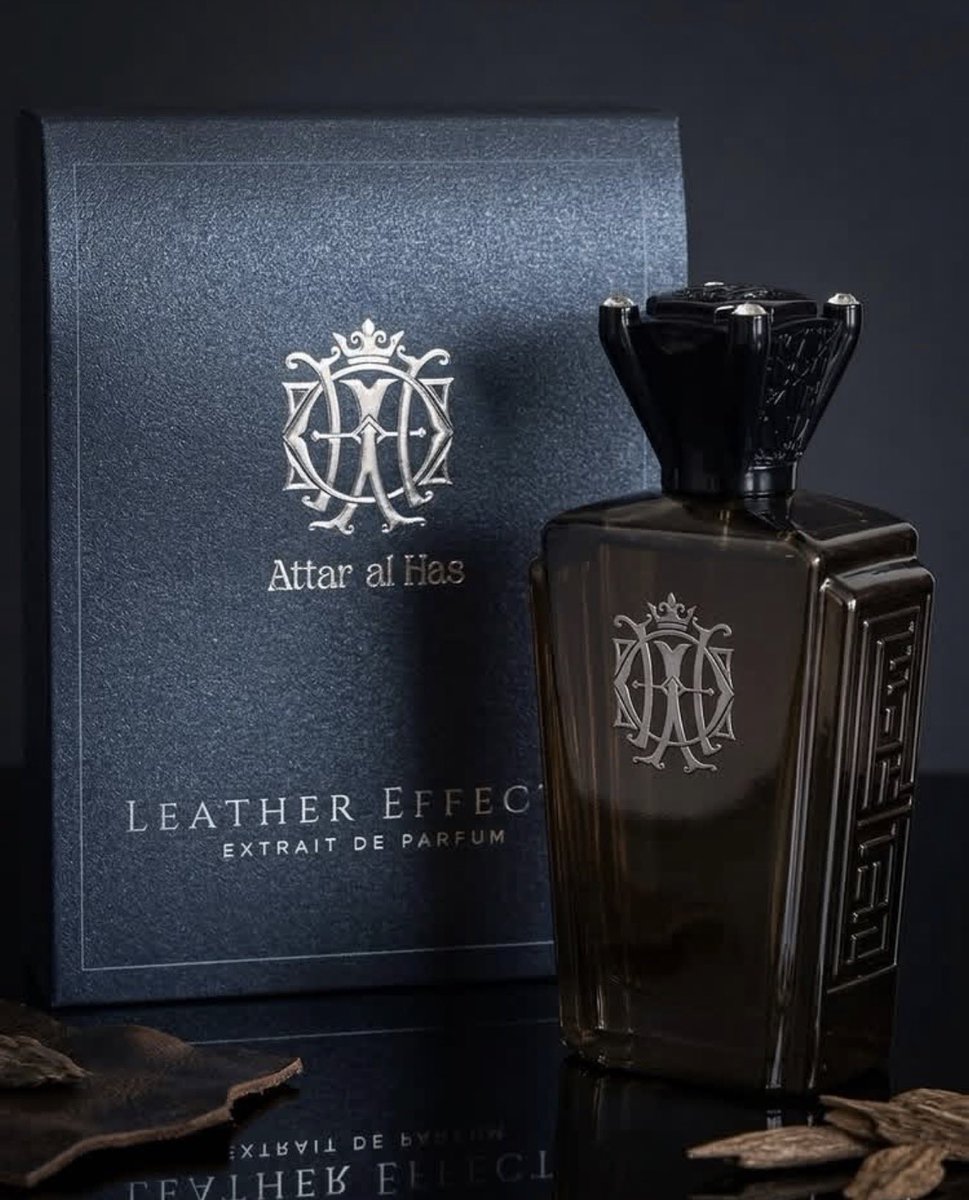 Parfumeur_2_0's tweet photo. Leather Effect par Attar al Has ✨

Un Extrait de Parfum ténébreux, luxueux et captivant, où la noblesse du cuir rencontre la chaleur des épices.

Notes :

Tête : Safran, Noix de muscade, Rhum, Cannelle

Cœur : Cuir précieux, Tabac, Fève tonka

Fond : Bois de oud, Ambre chaud, Vanille, Cèdre

Un sillage puissant et raffiné qui ne laisse personne indifférent.

#Parfum #NichePerfume #AttarAlHas #SOTD
