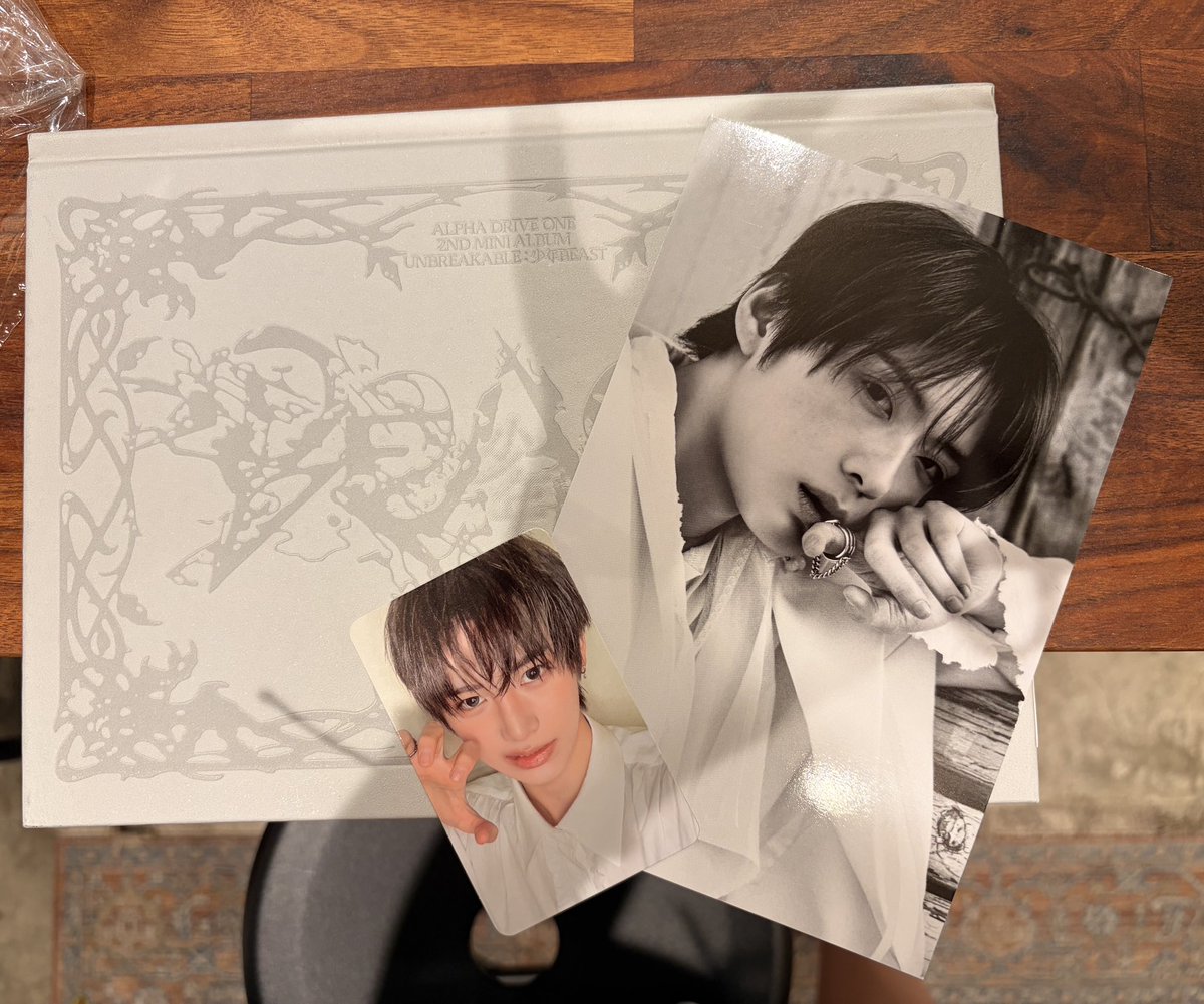 theyoon_au's tweet photo. pulls do unbreakable beast ver fragile beast https://t.co/qTH8wiiOo2