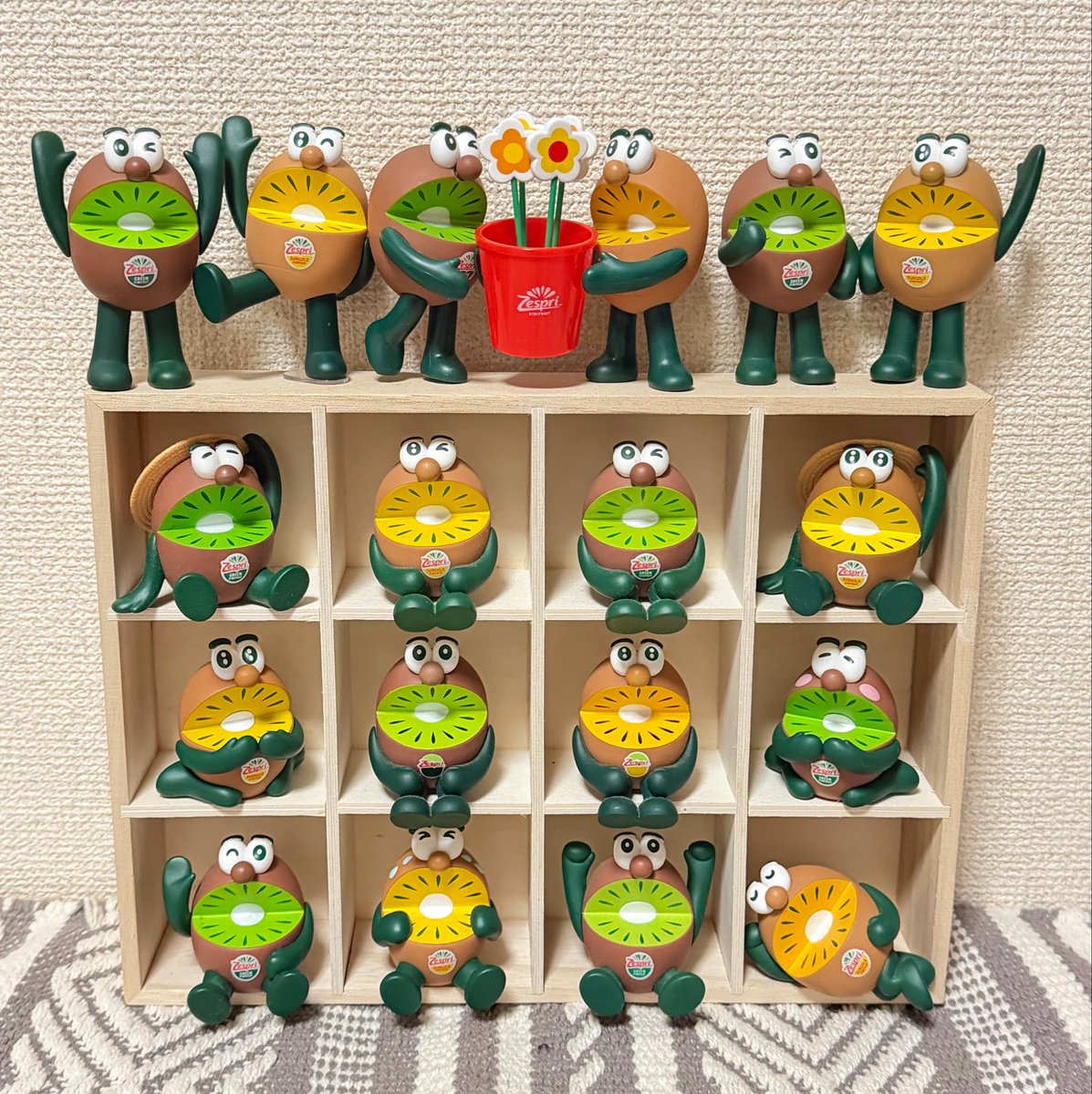 omiso_zzz's tweet photo. キウイブラザーズ今年も揃いました🥝今日は出遅れてお店5軒はしごしてなくてドンキで確保できた〜今回こそ無理かもと思ったけど運は味方した✌️ https://t.co/tik57TpZrA