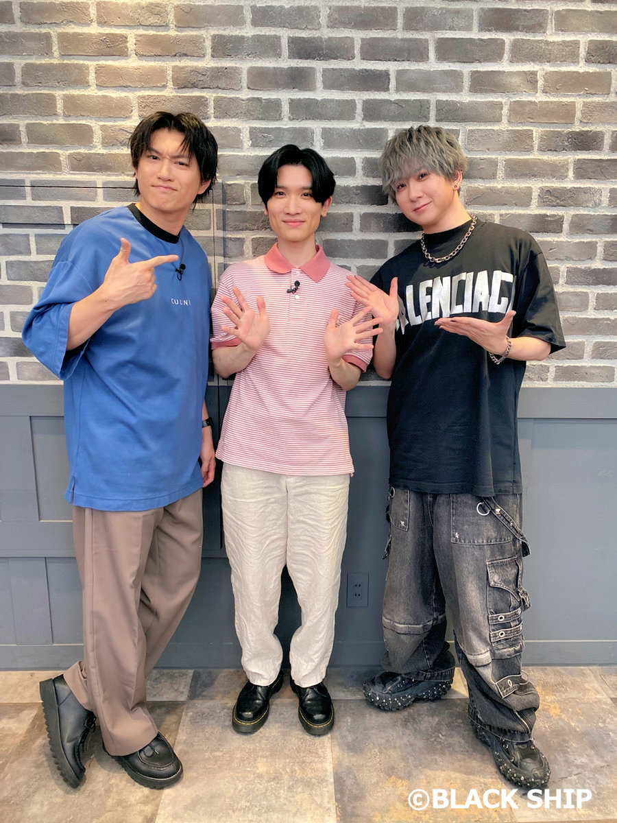 blackship_staff's tweet photo. ✨アイドルマスター SideM 特別生配信✨

姫野 かのん 役 #伊能幸輝 が出演させていただきました🎵

ご視聴いただいた、プロデューサーの皆様、
ありがとうございました😆

岡村 直央 役 #矢野奨吾 さん
橘 志狼 役 #古畑恵介 さんとご一緒に📸

これからどうぞよろしくお願いいたします🎵
#SideM #SideM特別生配信