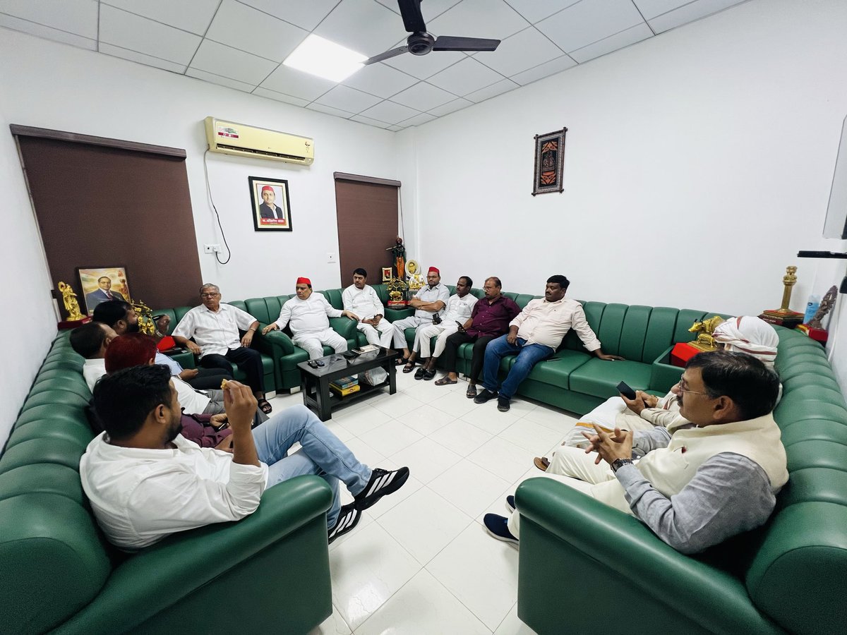 _yadavrajesh's tweet photo. समाजवादी पार्टी कार्यालय उन्नाव। https://t.co/Eo5wPQa7VY