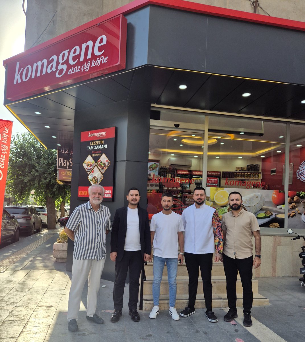 halilyldrm2147's tweet photo. TÜGVA Bismil İlçe Teşkilatı olarak, yeni iş yerini faaliyete geçiren Komagene Çiğköfte / Furkan AYDIN'ı ziyaret ederek hayırlı olsun dileklerimizi ilettik.

Ziyaretimizde vakfımızın ilçemizde genç kardeşlerimize yönelik yürüttüğü proje ve çalışmalardan bahsettik. 

Çalışmalarımıza göstermiş olduğu ilgi ve kıymetli desteklerinden dolayı Furkan AYDIN kardeşimize teşekkür ediyor; yeni iş yerinin hayırlı, bereketli ve bol kazançlı olmasını diliyoruz.