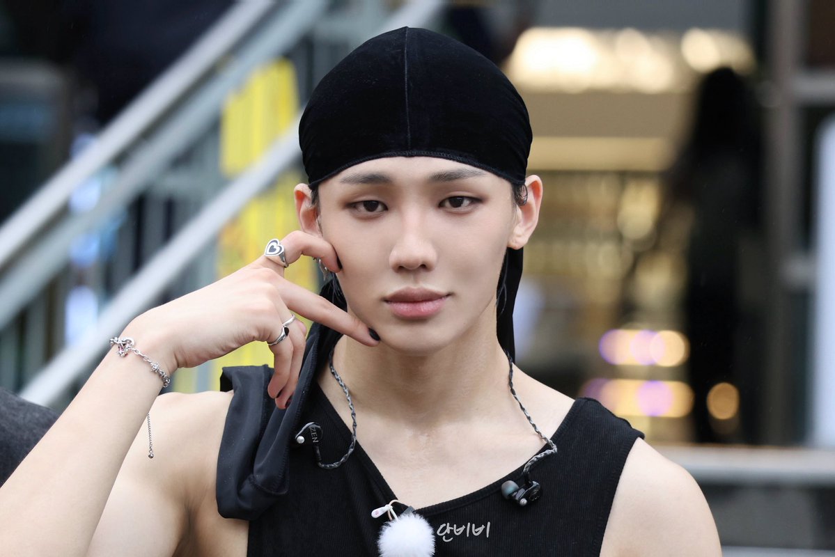 SweetRain04_jh's tweet photo. 260901

🐦‍⬛🥷🏻🐈‍⬛🎱⛓️🫶
#천준혁 #JUNHYEOK 
#TNX #티엔엑스 https://t.co/2aT7tSIvst
