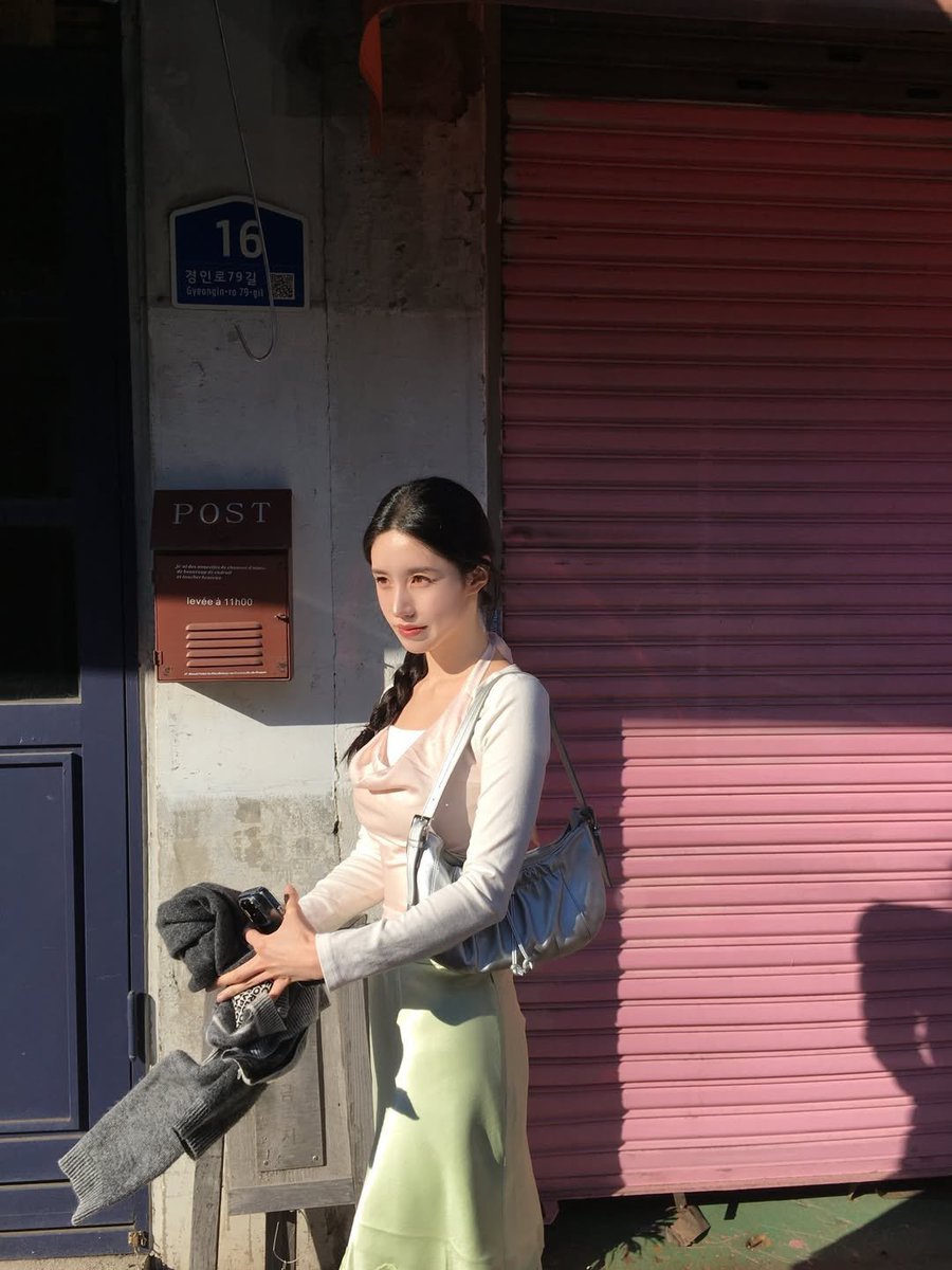 ND__Siyeon's tweet photo. @ngumpuldulu Jalan-jalan ke cafe lucu! https://t.co/dPrOZafkeH