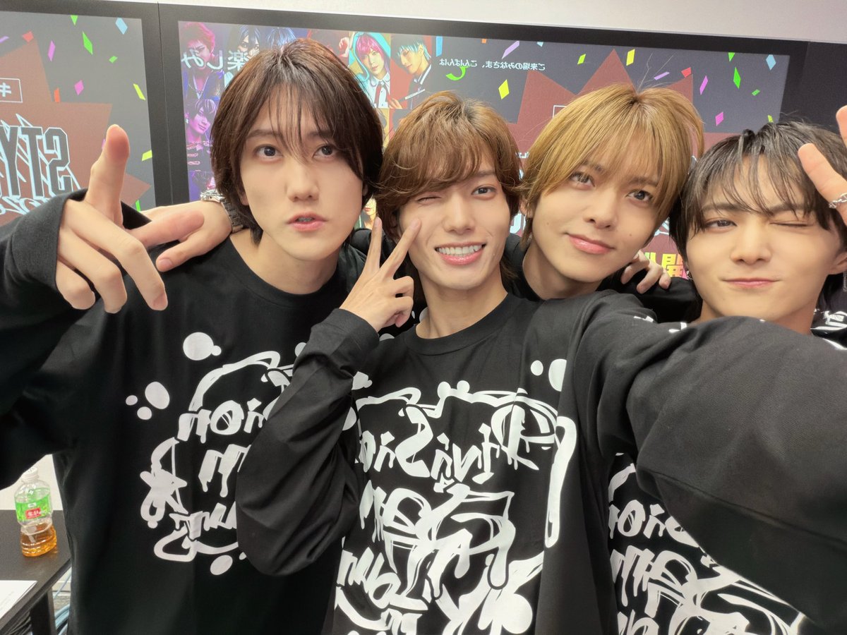 ryoga_ishikawa's tweet photo. 楽しすぎてぶち上がり

椅子取りゲームガチっちゃった笑

10月1日ヒプカリ

よろしくお願いします🙌🏻

#ヒプステ
#カリdeステ https://t.co/hslH16HWSz