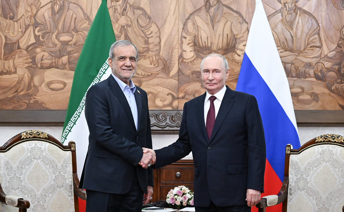 mfa_russia's tweet photo. 💬 President #Putin to President @drpezeshkian:

As I have said on many occasions, Russia stands in solidarity with the people of Iran. 

✊ We admire your courage &amp; resilience in defending your national interests.

https://t.co/5CWFumUE70

#RussiaIran https://t.co/5HSVoNP8Ay