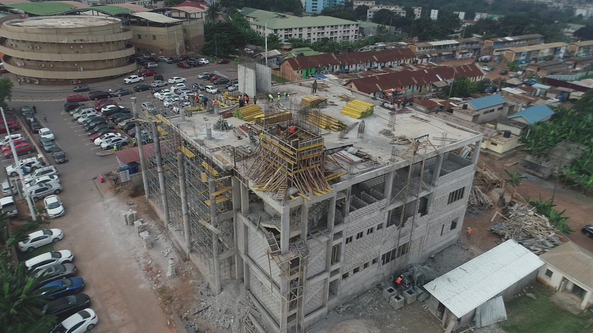 FelixKwakyeOfo1's tweet photo. Another Cardio Center is under construction at The Komfo Anokye Teaching Hospital in Kumasi. The handiwork of the Ghana Medical Trust Fund (Mahama Cares). https://t.co/lV0UzgrQKk