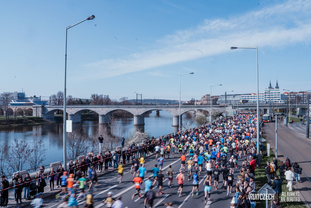 realbuzzcom's tweet photo. The Prague SuperHalf 2027: bridge after bridge, view after view. 🌉 One of the most beautiful race courses you'll ever run ✨ https://t.co/FhLquPEkeK