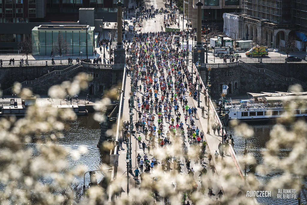 realbuzzcom's tweet photo. The Prague SuperHalf 2027: bridge after bridge, view after view. 🌉 One of the most beautiful race courses you'll ever run ✨ https://t.co/FhLquPEkeK