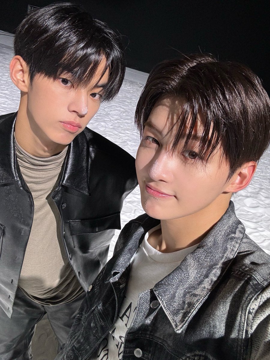 TWS_PLEDIZ's tweet photo. @muu52ng 환룸 x사진으로 이거 제보해줘 https://t.co/ybu4BLOaNs