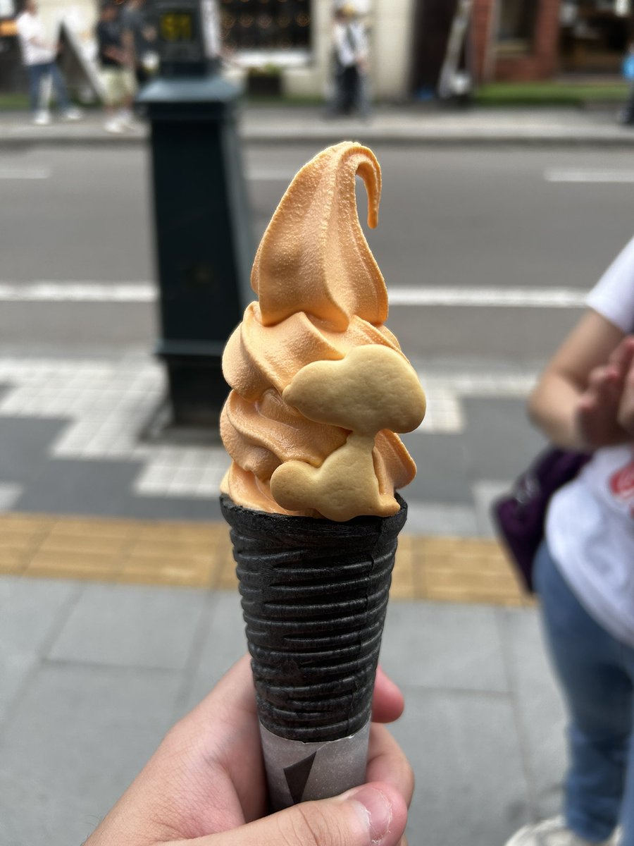 h4cker718's tweet photo. 今天的食物
那個史奴比哈密瓜冰淇淋旁邊還有造型餅乾欸

所以說呢～蒂兒
為什麼要把食物放四天甚至一個禮拜呢
甚至吃到自己不舒服😞
超笨的啦 但也好想你喔
要好好康復回來被我們念喔

#DearHere https://t.co/3cu4Kva2Ae