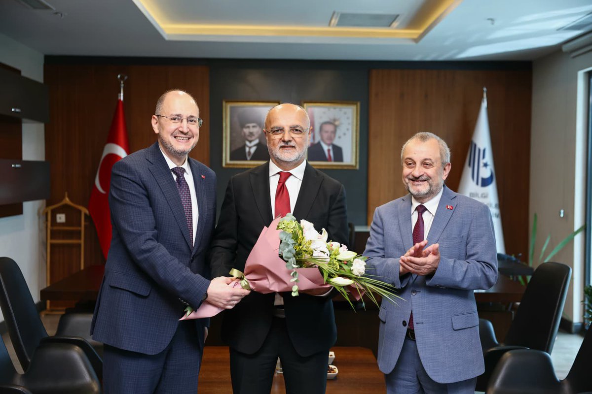 BTK_MehmetKcygt's tweet photo. Bilgi Teknolojileri ve İletişim Kurulu Başkanlığı devir teslim törenini Ulaştırma ve Altyapı Bakanımız Sayın Abdulkadir Uraloğlu’nun himayelerinde gerçekleştirdik. 

Bakan Yardımcımız Sayın Ahmet Hamdi Atalay’ın da eşlik ettiği bu törenin hayırlara vesile olmasını diliyorum. 

Bu vesile ile görevi devraldığım Sayın Ömer Abdullah Karagözoğlu ve görev süresi tamamlanan kurul üyelerimize teşekkür ediyor, yeni atanan kurul üyelerimize muvaffakiyetler temenni ediyorum.