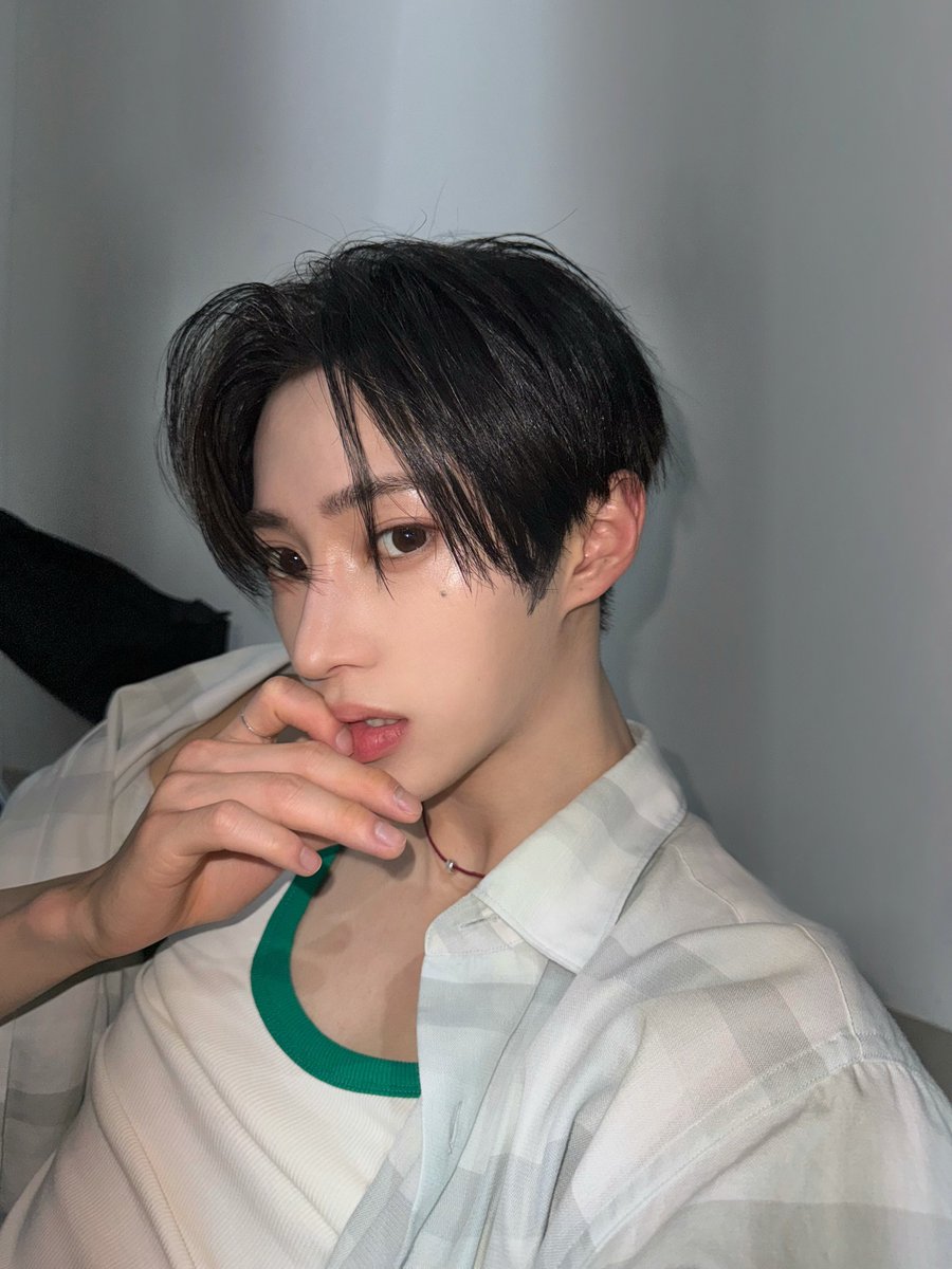 ZJH_27's tweet photo. 260901 #아르노 🧤 https://t.co/EjeJQVB6YE