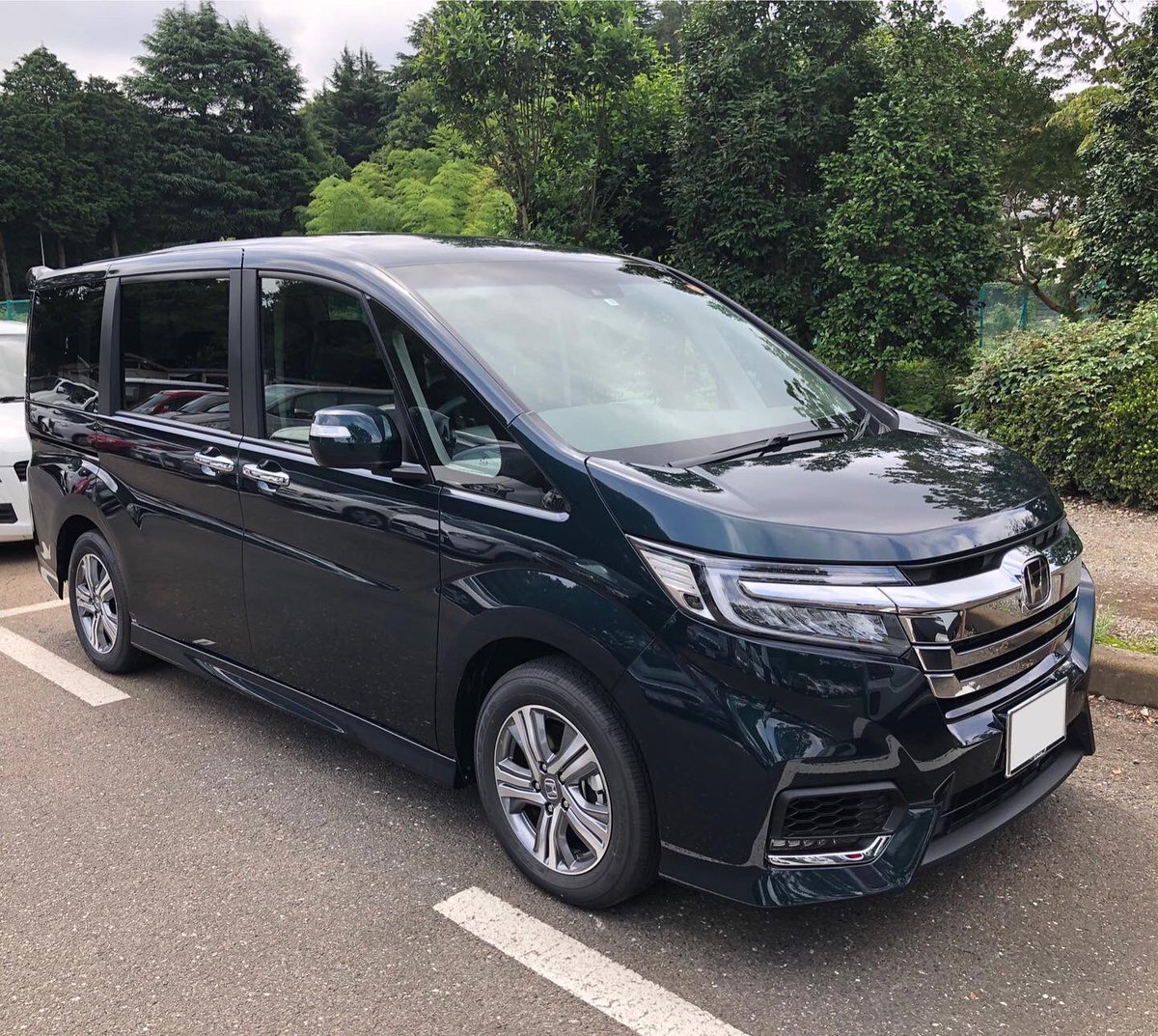 blacoffee's tweet photo. ステップワゴンで今回のV60CCなので6台目のマイカーだ！ https://t.co/IMMnQRpdJF