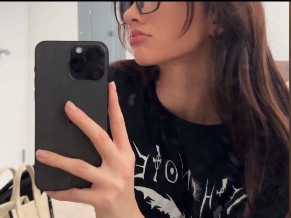 iluvb0baaa's tweet photo. Those lips 👄😋 https://t.co/1F5etzjrnd
