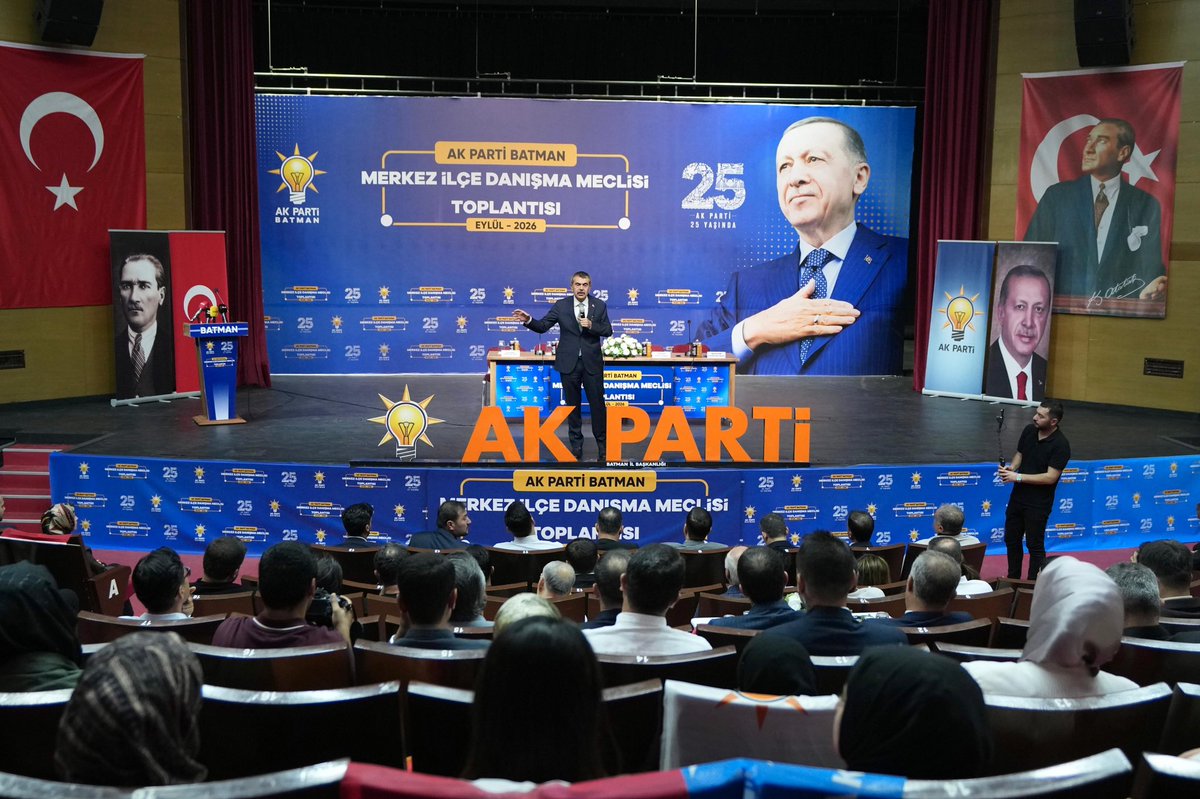 Yusuf__Tekin's tweet photo. 📍 Batman

AK Parti Batman Merkez İlçe Danışma Meclisi Toplantısı’na katıldık, kıymetli teşkilatımızla istişarelerde bulunarak çalışmalarımızı değerlendirdik.

AK Parti olarak Cumhurbaşkanımız Sayın Recep Tayyip Erdoğan’ın liderliğinde evlatlarımıza huzurlu, güvenli, müreffeh ve güçlü bir Türkiye emanet etmek en büyük gayemizdir. Bu hedef doğrultusunda çalışmalarımızı kararlılıkla sürdüreceğiz.

Toplantıya iştirak eden kıymetli teşkilat üyelerimize çalışmalarında muvaffakiyetler diliyor, toplantımızın hayırlı sonuçlara vesile olmasını Yüce Allah’tan niyaz ediyorum.
