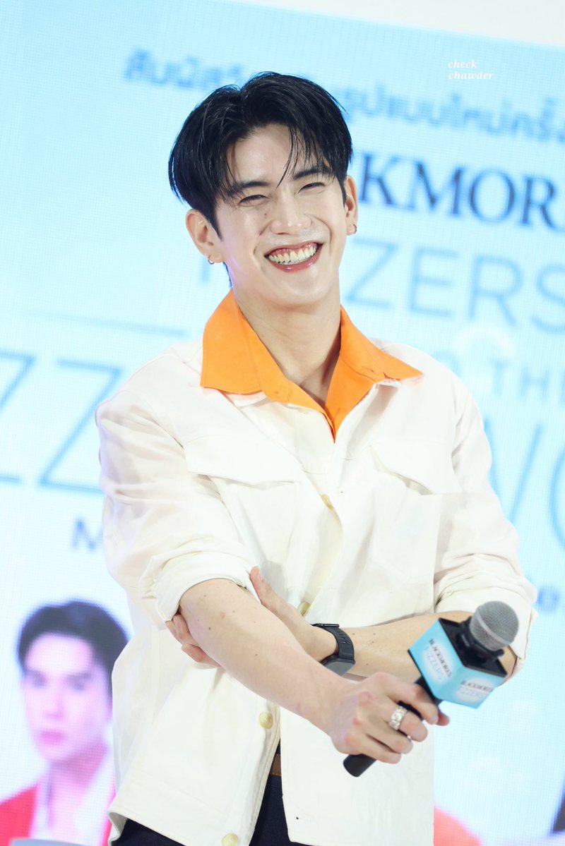 checkchawder's tweet photo. ก็ยังเป็นรอยยิ้มที่ชอบมาเสมอ #sea_tawinan 

JIMMYSEA BLACKMORES PARAGON
#BlackmoresFizzersxJimmySeaNamtan https://t.co/MYO3gQkFbA