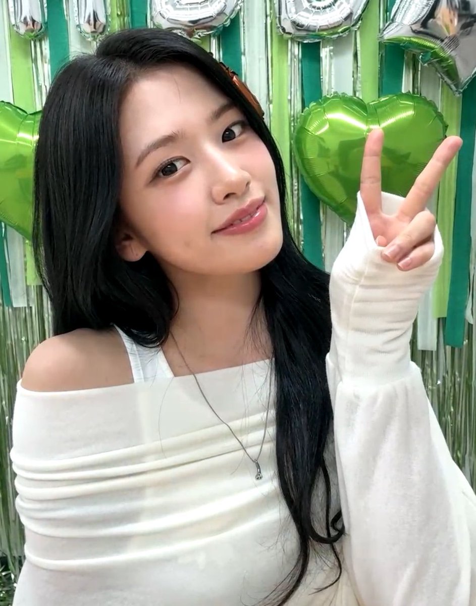 ANYUJIN_GLOBAL's tweet photo. 💌 #OurDearestYujinDay

YUJIN's 23rd birthday celebration reached up 50k+ posts &amp; multiple trends here! Thank you everyone for joining! 🥳

A wrap, but never the end of our love &amp; support. Here’s to more memories!

—Once again, happy birthday to our one &amp; only AN YUJIN! ✨ https://t.co/HKIpSAYilu