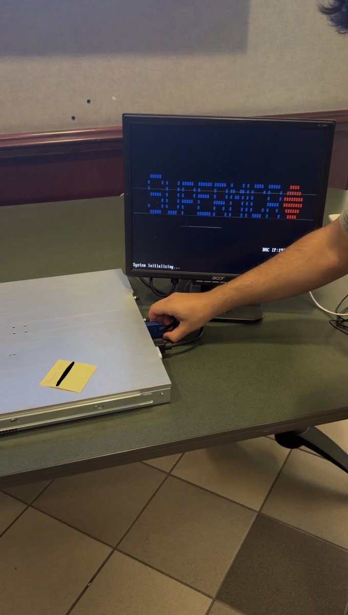 rafawwn's tweet photo. We got a server running in the first floor of the CS building thx @Supermicro https://t.co/zLCHlA9jKJ