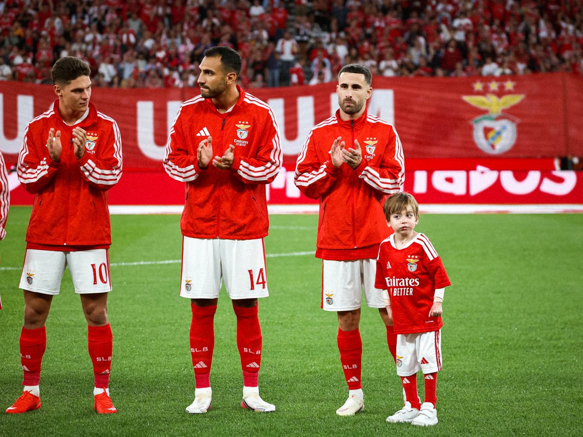 SLBenfica's tweet photo. O sonho do Salvador! 💫

#FundaçãoBenfica https://t.co/RNDZ32Bqcm