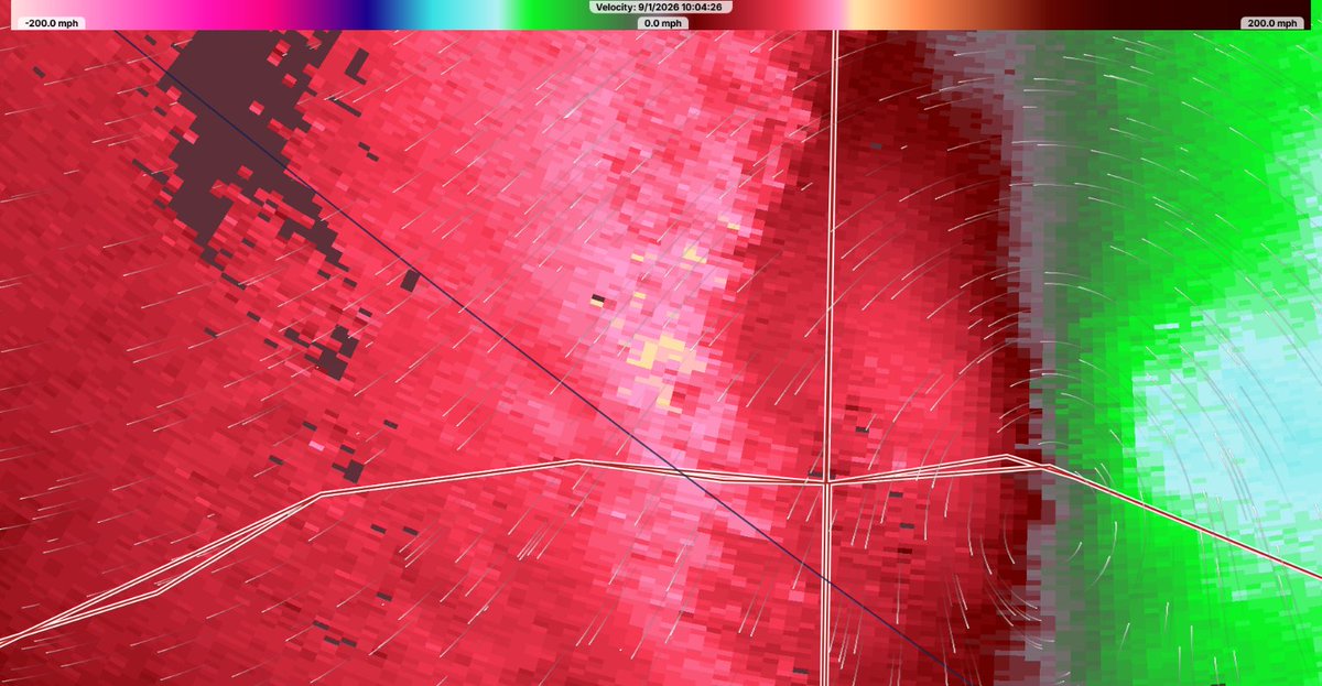 NWGAStormDawgwx's tweet photo. #Eduoard trying to make a run at a minimal hurricane before landfall. 63 mph winds on the eastern and western semicircles showing at 3.5k ft. https://t.co/Nna14RdnC9