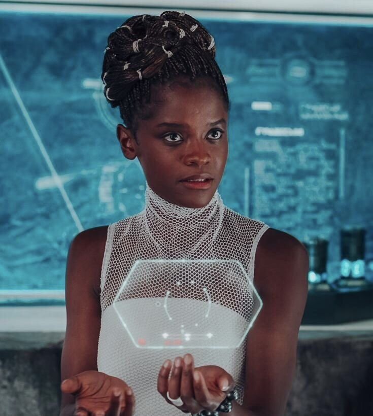 Shadow_Xae's tweet photo. I strongly believe Shuri could’ve built a better Iron Man suit than Tony Stark ever did. Her technological genius is seriously underrated. https://t.co/k5L4yao7iv