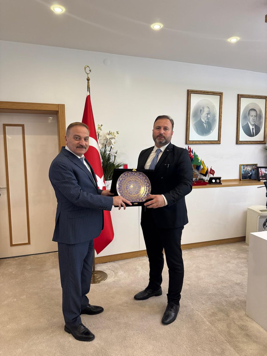 tulasimsen's tweet photo. Genel Başkanımız Sayın Mustafa Nurullah ALBAYRAK, DHMİ Genel Müdürlüğü görevine atanan Sayın Fatih ÇAKMAK’ı makamında ziyaret ederek hayırlı olsun dileklerini iletti.

Genel Müdürümüz Sayın Fatih ÇAKMAK’a yeni görevinde başarılar diliyor, başta DHMİ camiamız olmak üzere, tüm DHMİ çalışanlarımıza ve ülkemize hayırlı olmasını diliyoruz.