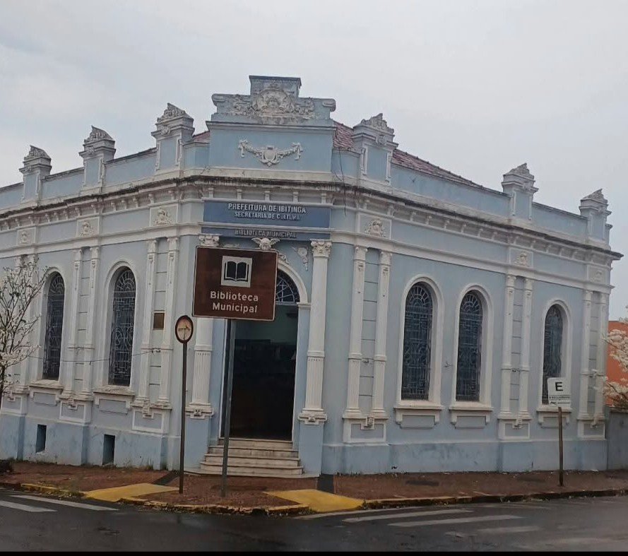 autor_botter's tweet photo. Faça sol ou faça chuva, entre histórias, páginas e silêncios, este continuará sendo o meu lugar favorito do mundo. https://t.co/7BdLv1MJBm