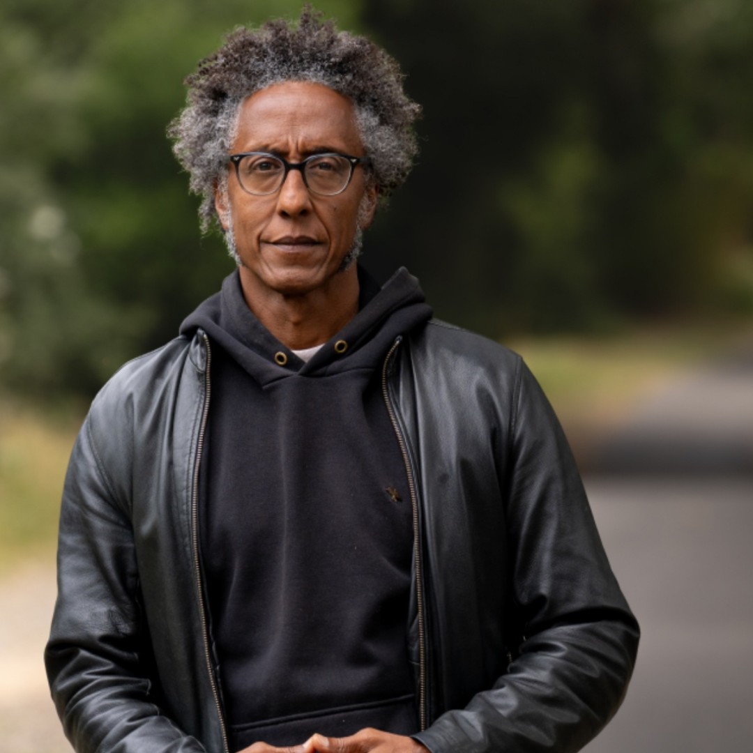 _BrightFocus's tweet photo. Every 35 seconds, someone in the United States develops Alzheimer's disease. More than 7 million Americans age 65 and older are living with it today, and there is still no cure.

This World Alzheimer's Month, we are sharing stories from families who know this disease firsthand, including "The Wire" actor Andre Royo, who cared for his mother, Andrea Royo; Teri Youngdale, whose mother, Gail, is living with Alzheimer's now; and Leticia, who is caring for her mother alongside raising her teenage son. 

Watch their stories and explore risk factors and the latest research at https://t.co/yvcgKpY4cG.