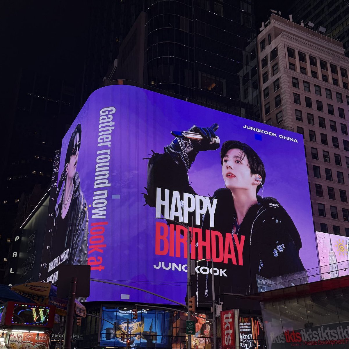dailyjkpraise's tweet photo. Jungkook’s birthday billboard takeover in Times Square, New York, right at the spot of his legendary performance (TSX). Project by @Jungkook__China https://t.co/iapwbjir3R