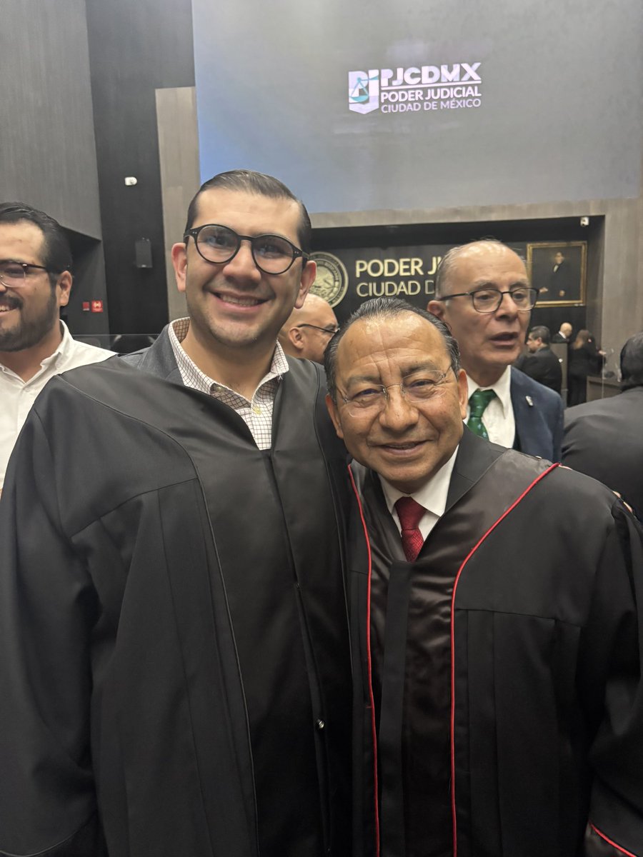 JafetRBustaM's tweet photo. A un año de asumir como juez, seguimos transformando vidas y construyendo una justicia independiente, libre de intereses económicos. Falta mucho por hacer, pero el tiempo demostrará que este cambio fue lo mejor para México.
¡Por el bien de todos, justicia para el pueblo! https://t.co/FaEDbWzoxg