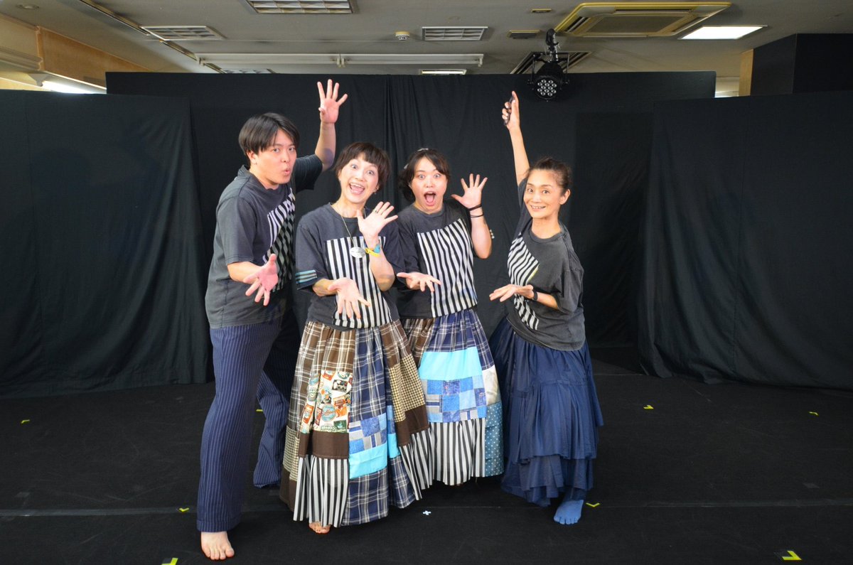mk_ohatu's tweet photo. 【振り返り】
劇団きららさん！真っ直ぐでキラキラした「演劇続けていこうね！」という想いを受け取りました！！おろうね！の言葉が祈りのようで。紡ぐような台詞と大胆な表情のバランスを駆使する技術に圧倒され、息をするのを惜しいほど、その世界に惹き込まれました✨そして衣装がかわいい！ https://t.co/RKu18bzoW0