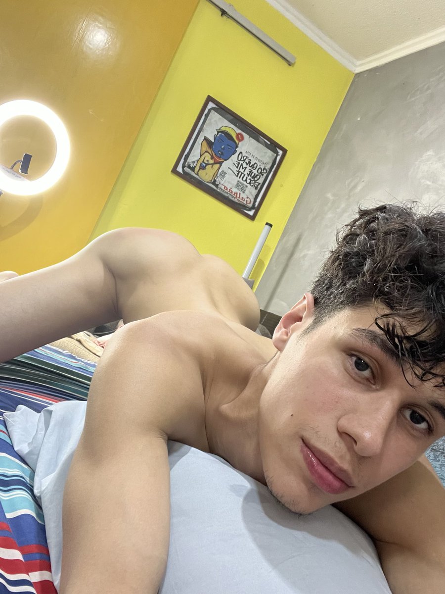 Oversatinho's tweet photo. O almoço tá pronto, vem comer https://t.co/N45tXjAeH2