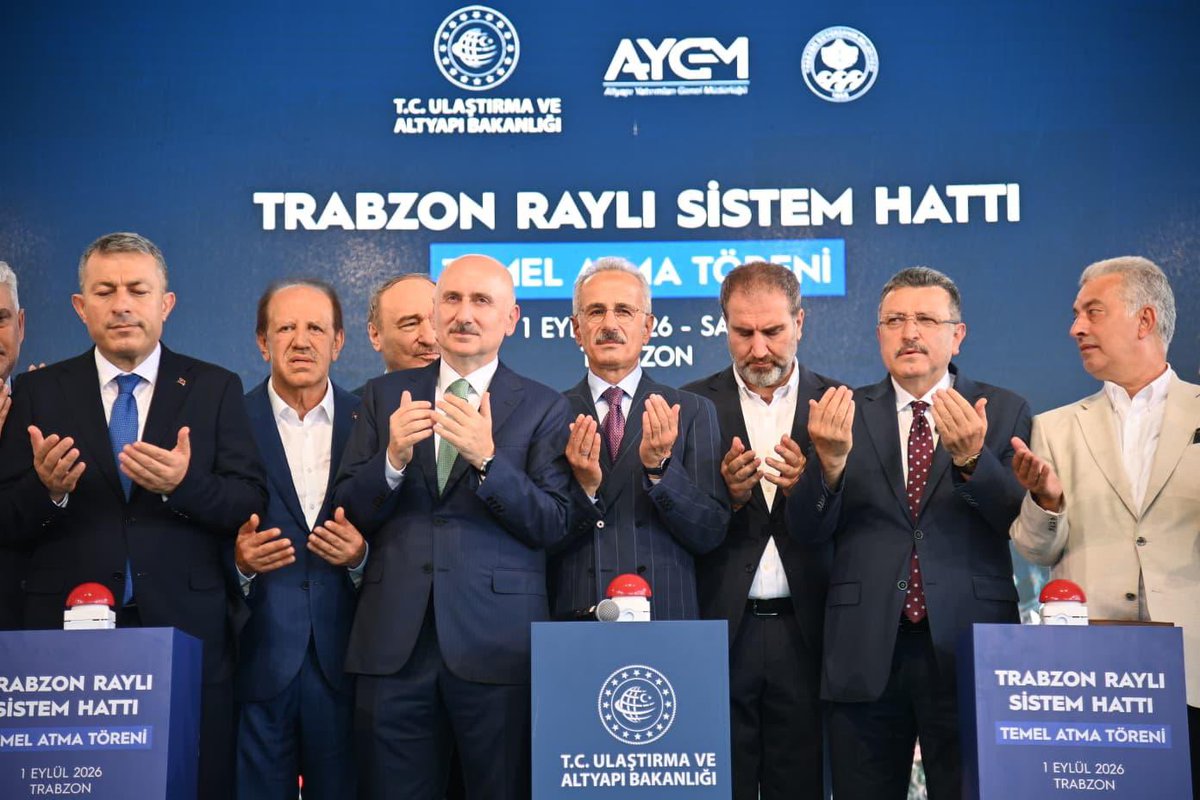 ahmetmgenc's tweet photo. Bir hayali daha gerçeğe dönüştürerek tarihe not düştük. ✍🏻

#TrabzonRaylıSistem Hattımızın temelini attık. Şehrimize hayırlı, uğurlu olsun. 🚈

Şehrimizin her alanda gelişmesi için kıymetli desteklerinden ötürü Cumhurbaşkanımız Sn. Recep Tayyip Erdoğan'a, doğduğu topraklara değer katmak için gayret gösteren şehrimizin kıymetli evladı, Ulaştırma ve Altyapı Bakanımız Sn. Abdulkadir Uraloğlu’na, önceki dönem Ulaştırma ve Altyapı Bakanımız, TBMM Bayındırlık, İmar, Ulaştırma ve Turizm Komisyonu Başkanımız, Milletvekilimiz Sn. Adil Karaismailoğlu’na, AK Parti Genel Başkan Yardımcımız ve Milletvekilimiz Sn. Mustafa Şen’e, Milletvekillerimiz Sn. Yılmaz Büyükaydın’a, Sn. Vehbi Koç'a, AK Parti İl Başkanımız Sayın Sezgin Mumcu’ya ve bakanlığımızın kıymetli bürokratlarına şükranlarımı sunuyorum.